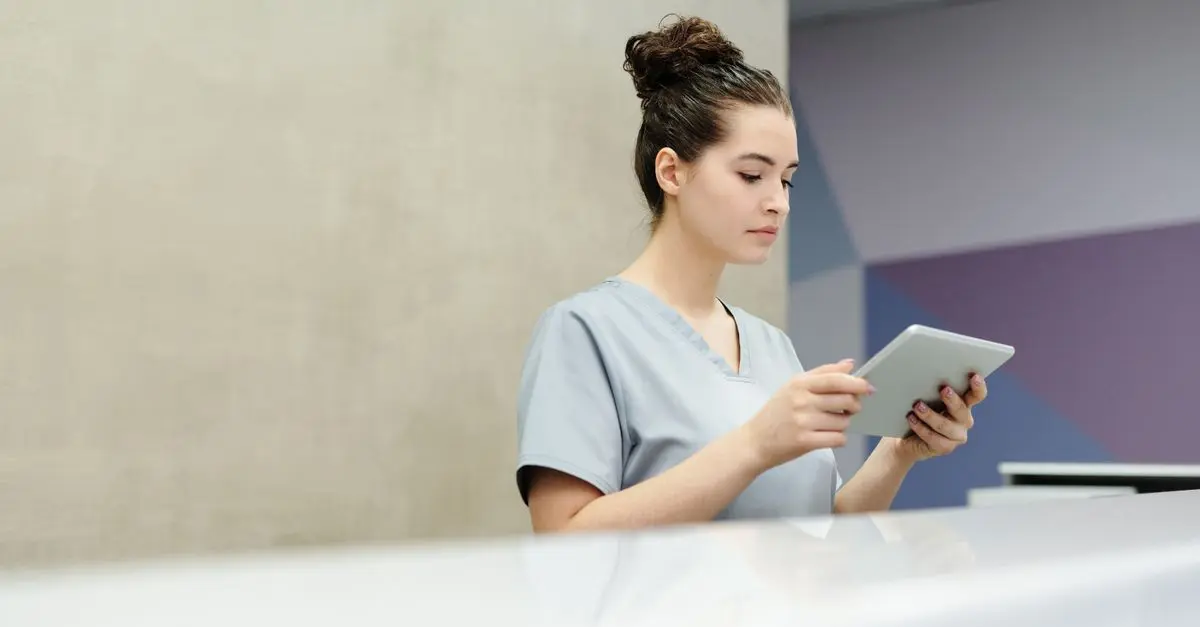 Cómo verificar la veracidad de las noticias digitales: estrategias efectivas