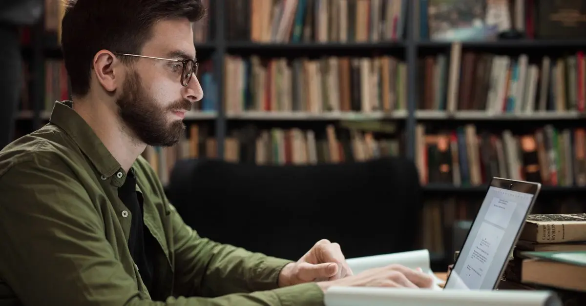Cómo se generan las noticias y su impacto en la sociedad