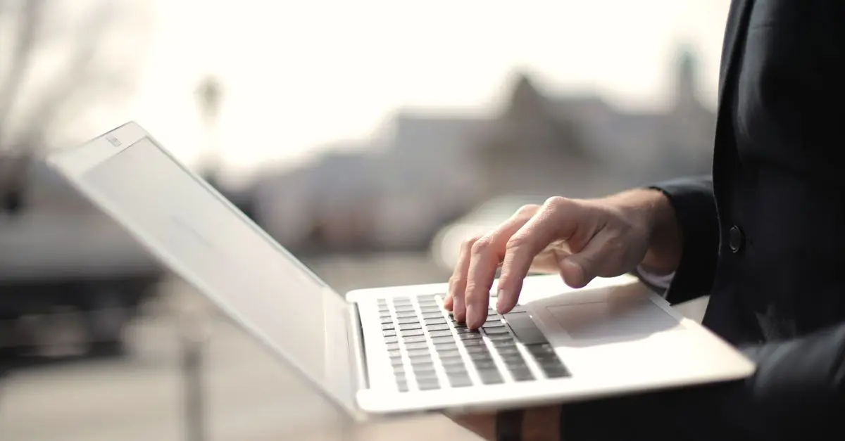 Cómo verificar la autenticidad de las noticias digitales