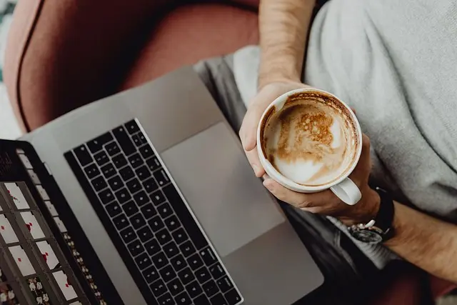Cómo verificar la autenticidad de las noticias digitales